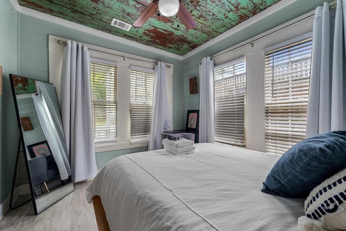Hot Tubs - Dt Duplex - Two Blocks Off Forsyth Park Holiday home Savannah