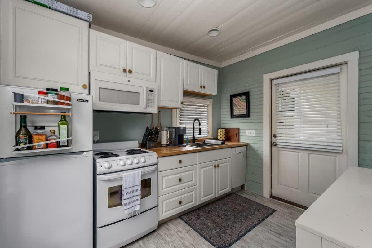 Hot Tubs - Dt Duplex - Two Blocks Off Forsyth Park Holiday home